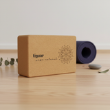Cork Yoga Block Nachhaltiger Korkblock für stabile Yogapositionen – im Einsatz