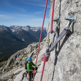 Ovalkarabiner – starker Stahlkarabiner für Aerial Hoops & Silks – im Einsatz
